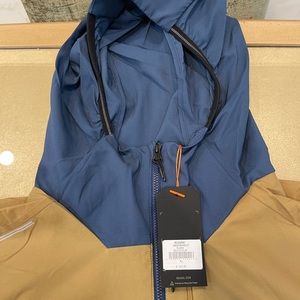 Men’s windbreaker jacket
